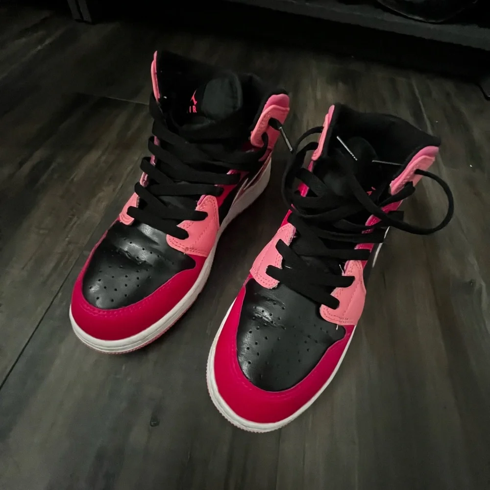 Nike Unisex Air Jordan 1 Mid (GS) Sneaker - size 5.5/7 womens - Picture 3 of 7